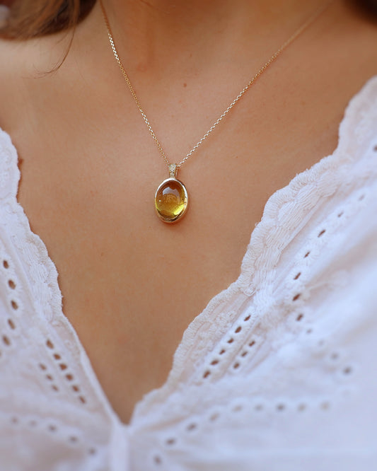 Pendentif or jaune 18K citrine cabochon et diamants