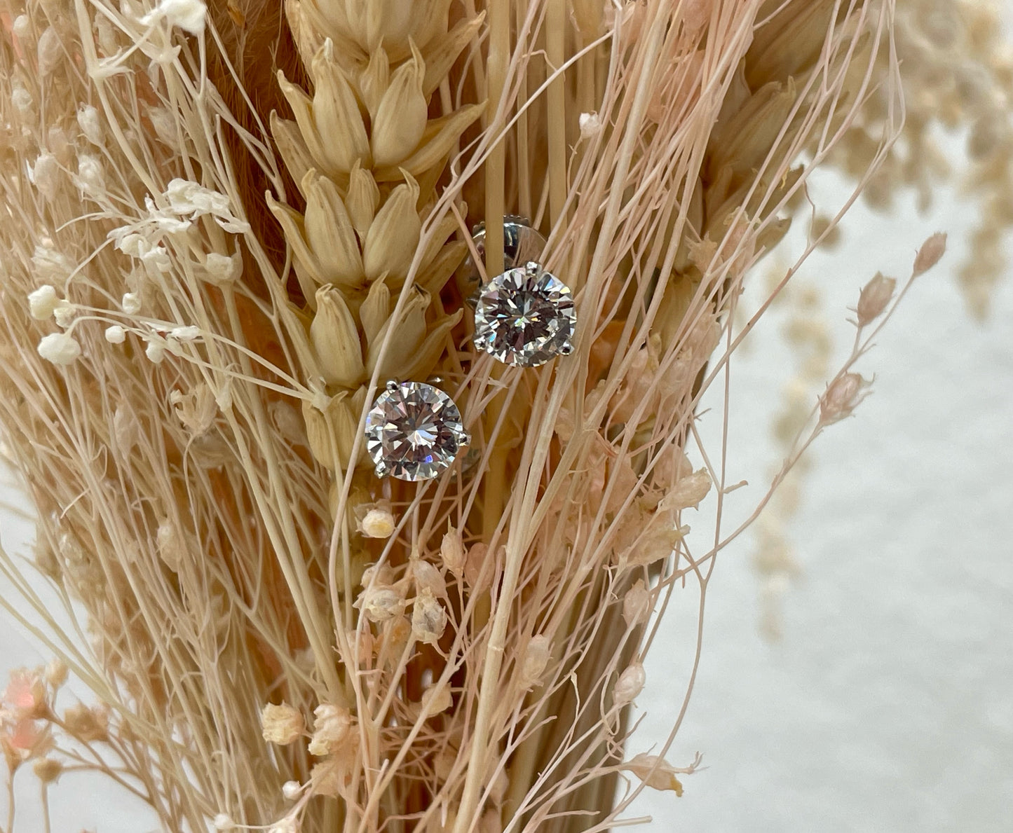 Puces diamants  FVVS or blanc 18K