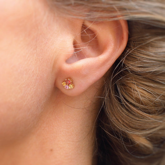 Puces d'oreilles saphirs multicolores or jaune 18K