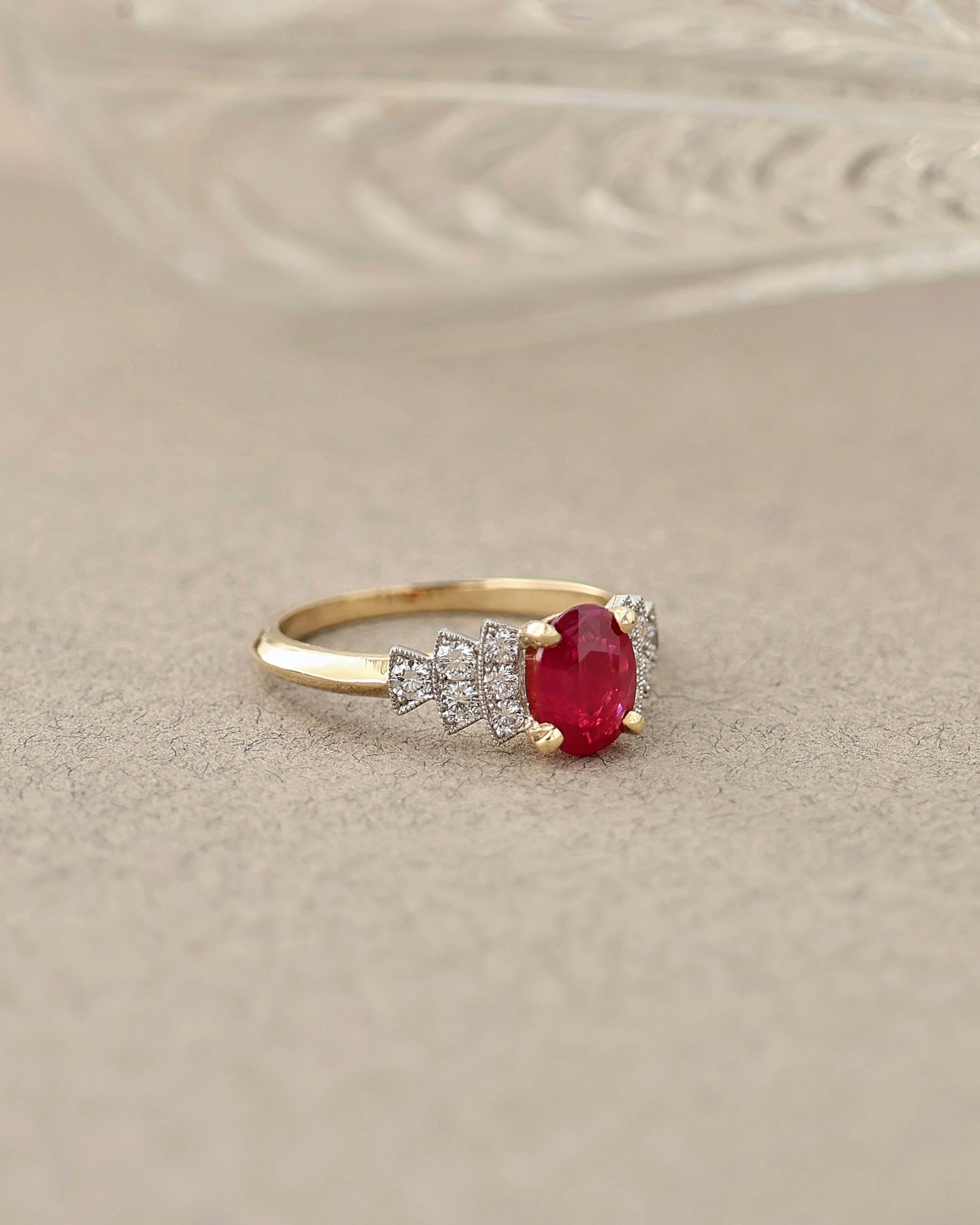 Solitaire Art deco rubis diamants or jaune 18K