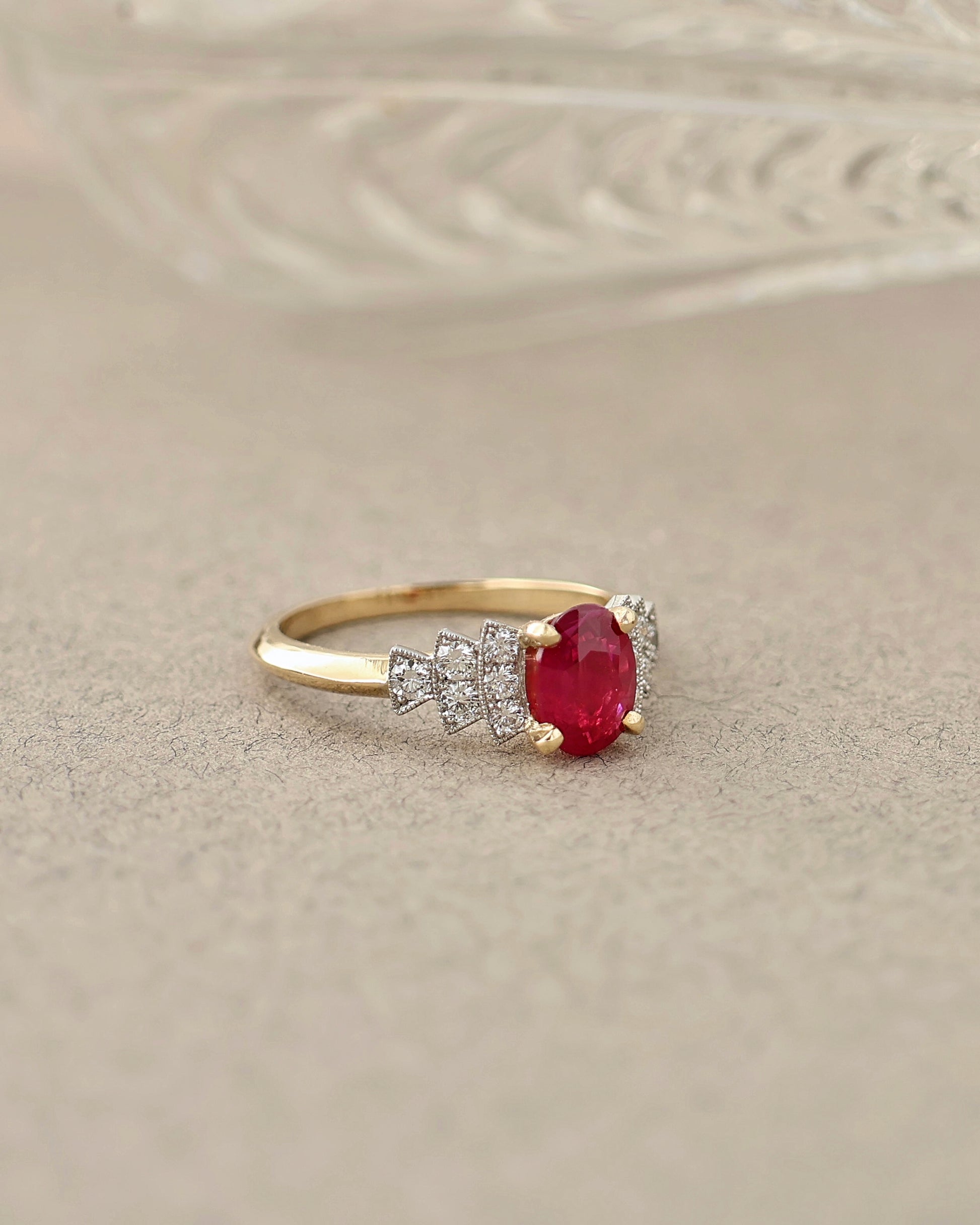 Solitaire Art deco rubis diamants or jaune 18K