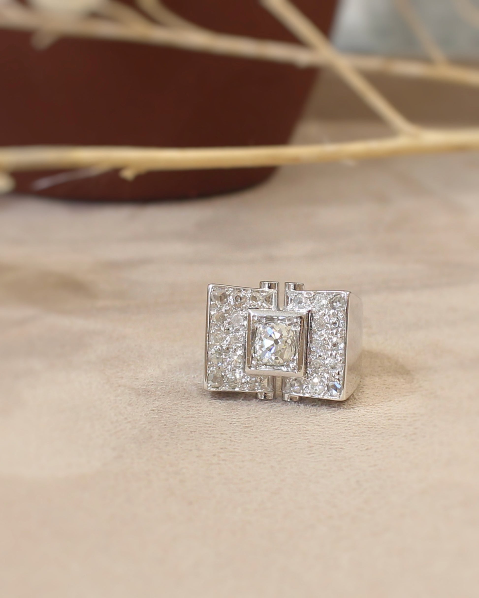 bague tank volumes géométriques-diamants sur or blanc