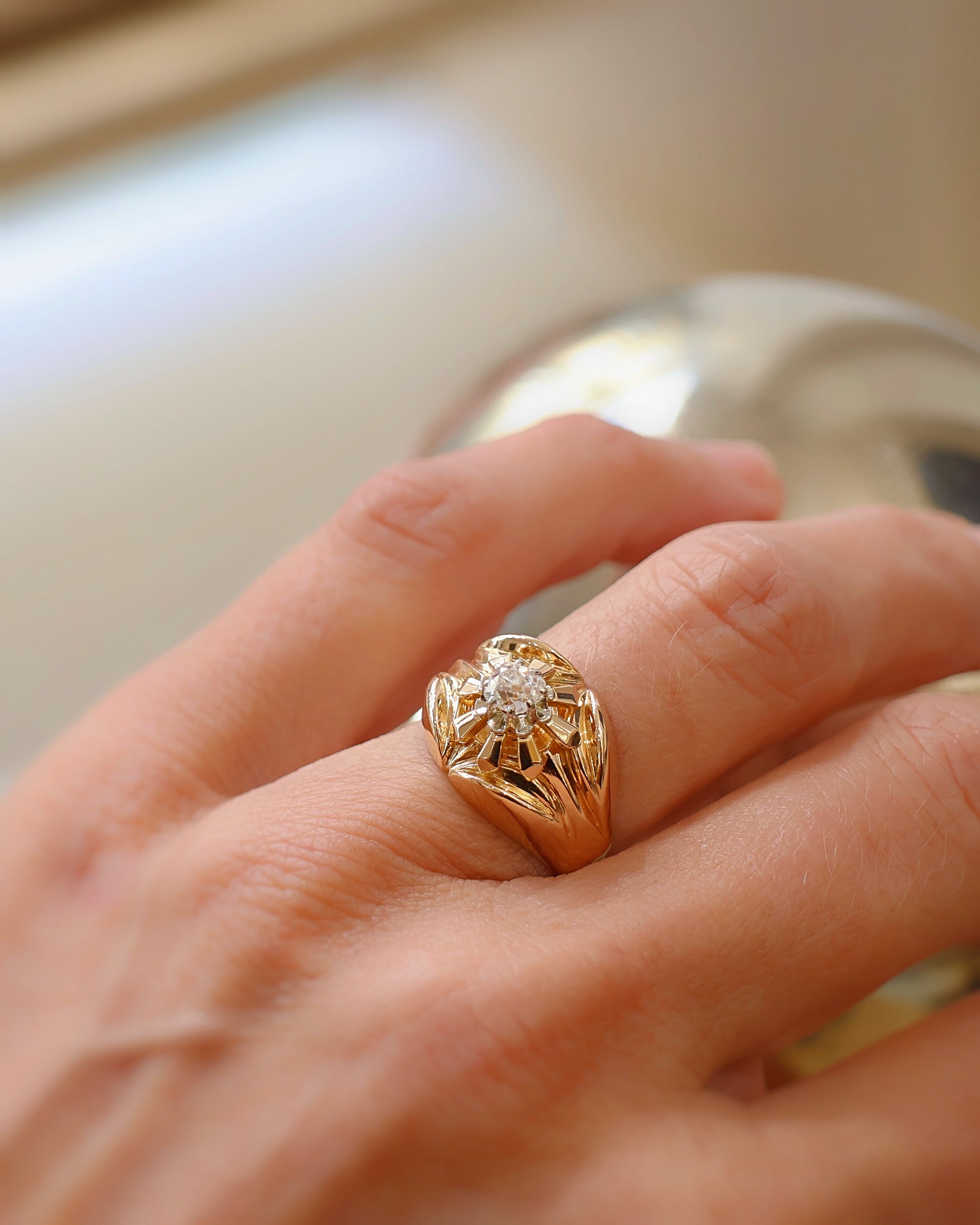 bague_tank_ancienne_ornee_d_un_diamant_taille_ancienne_sur_une_monture_en_or_18k