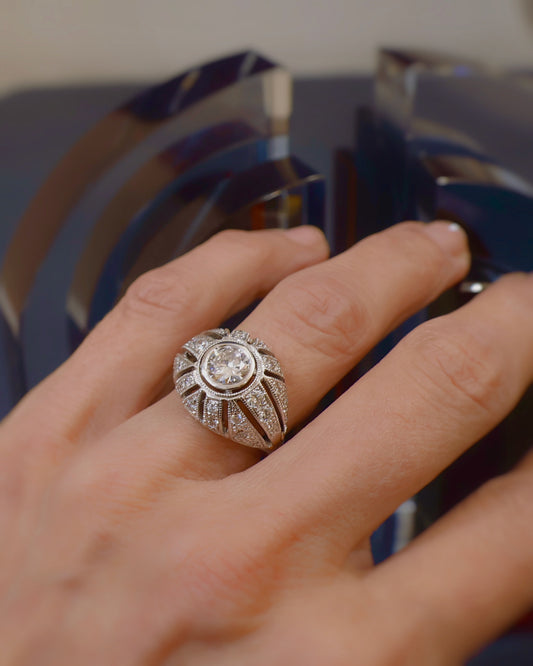bague dome style art déco-diamant central 1,02 carat-or blanc 18K