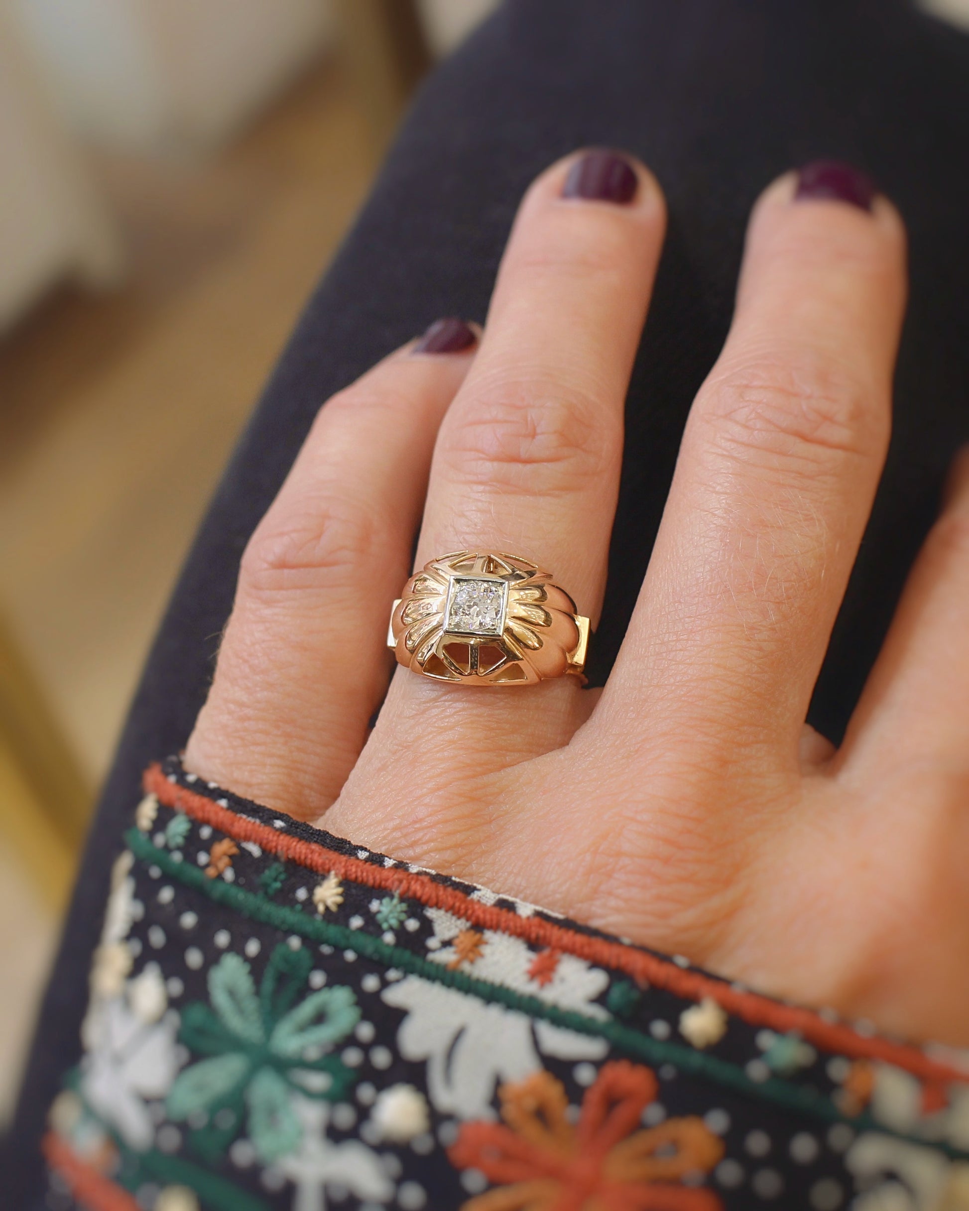 bague forme dome sertie d'un diamant - design des années 40