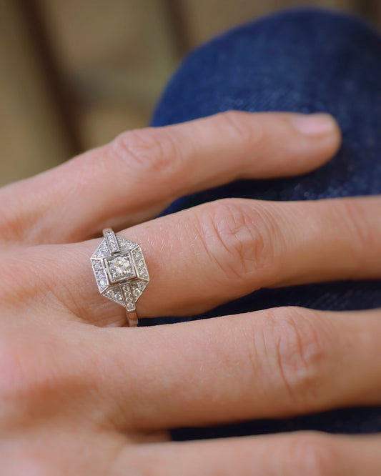 bagueespritannees20-styleArtDeco-diamantssurorblanc