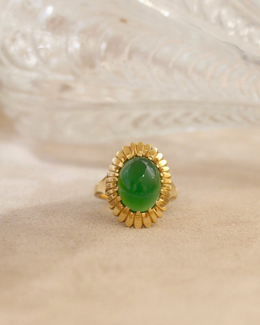 bague fleur cabochon chrysoprase sur or jaune
