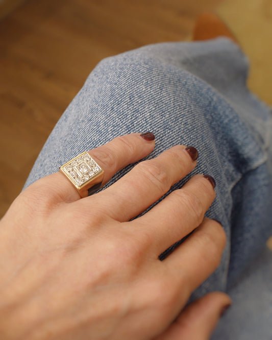 bague petit doigt chevalière vintage pavage diamants-or 18K