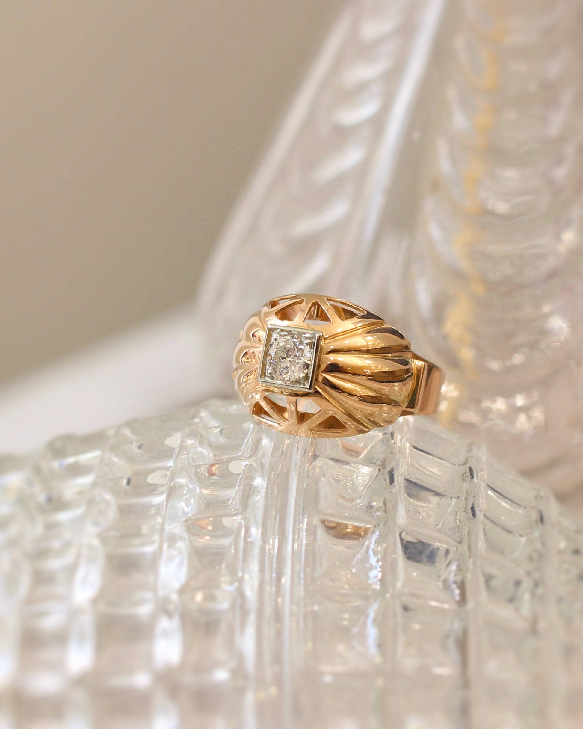 bague tank motifs godronés-vers 1940- or et diamant