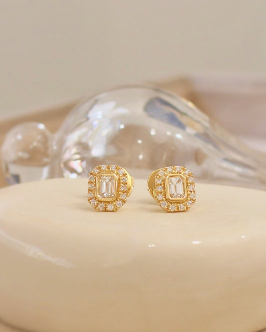 boucles d'oreilles diamants pour femme-or jaune 18k-diamants taille émeraude et diamants taille brillant