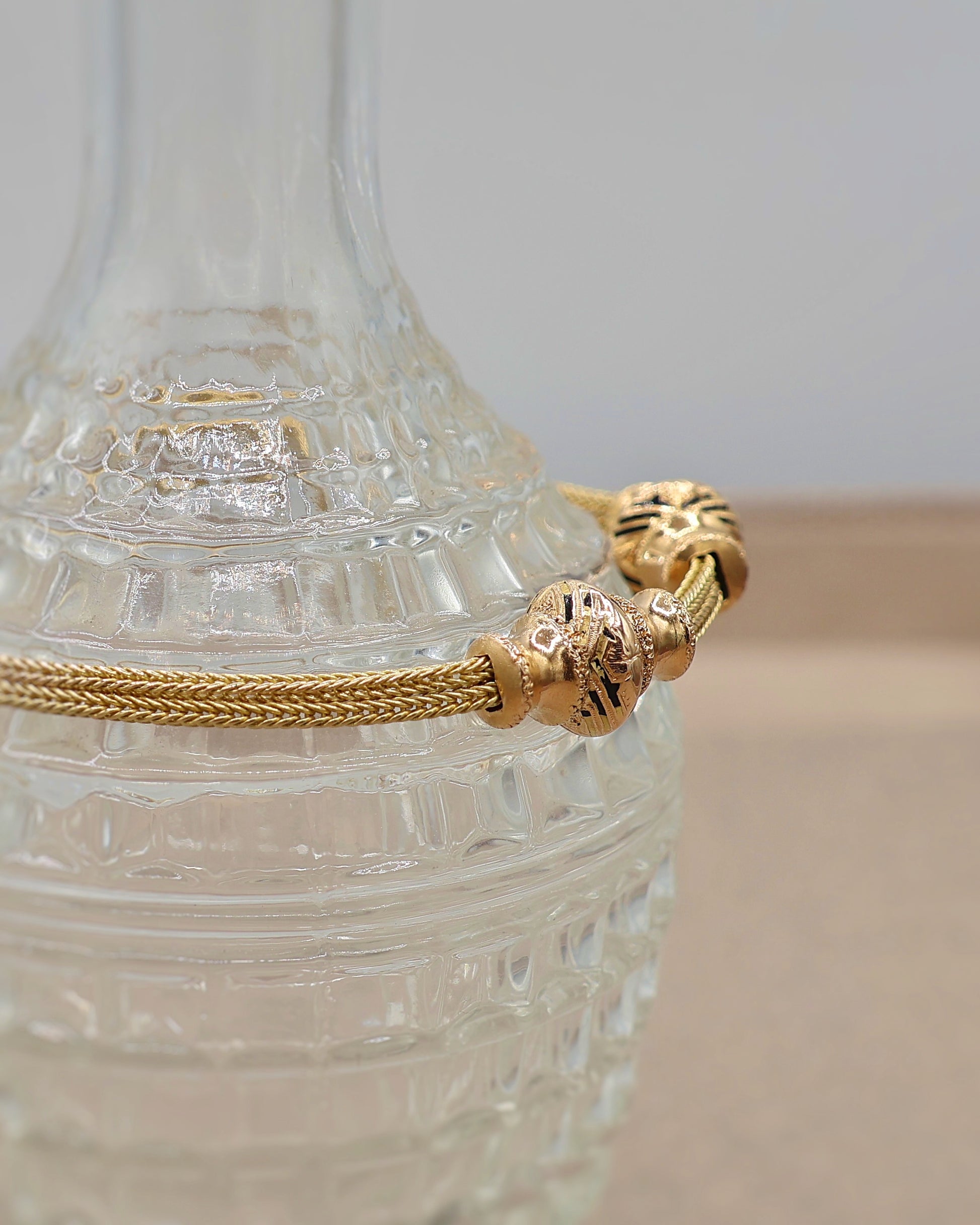 braceletchainedemontre-bijouancien-chainedoubleranget2motifsciselescoulissants