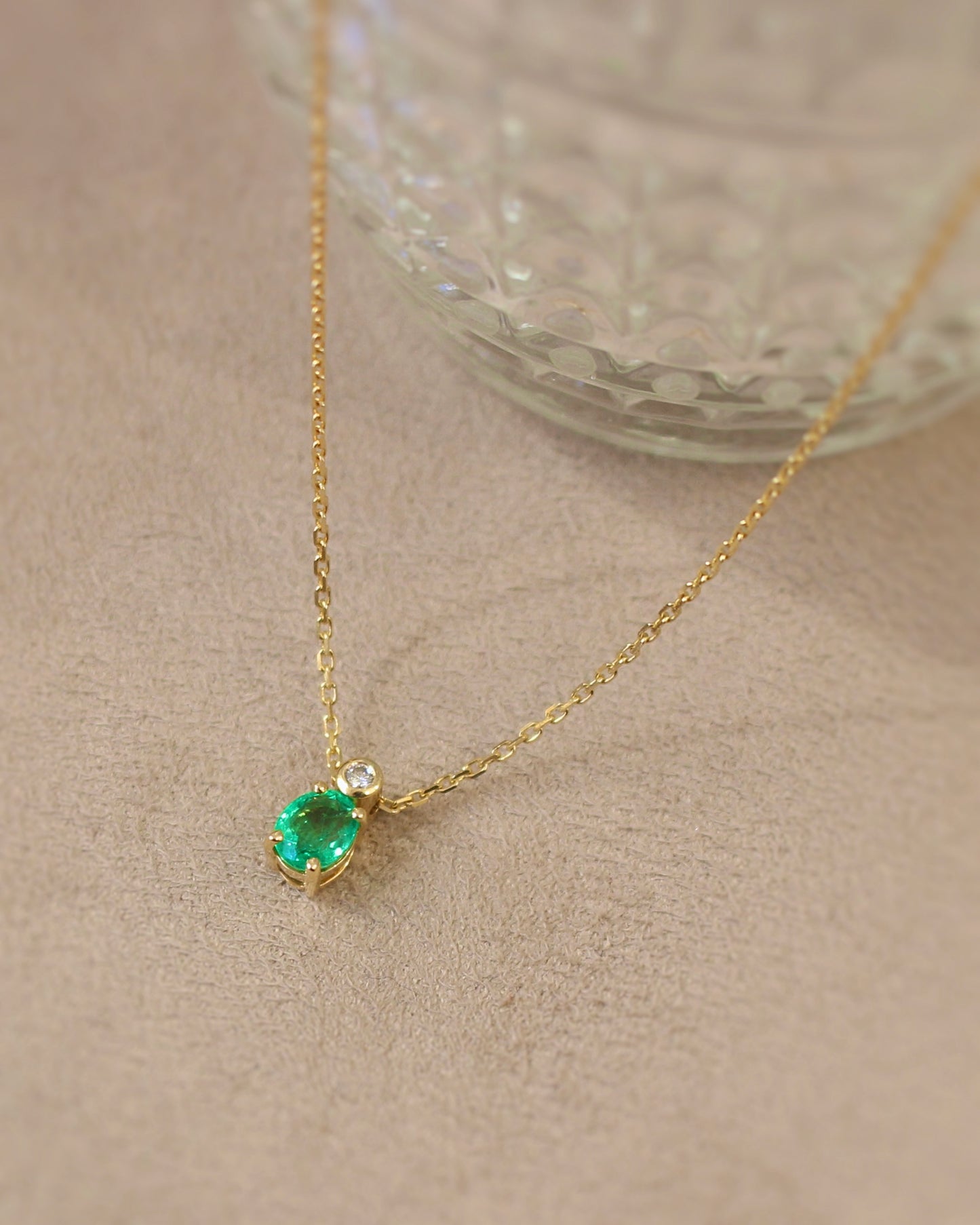 collier émeraude et diamant sur or jaune 18k