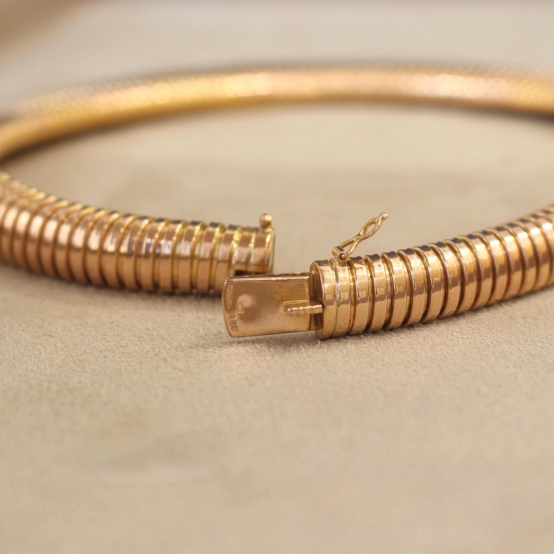 collier tubogaz ancien vers 1940 en rose 18K-collier maille souple tubogaz en chute