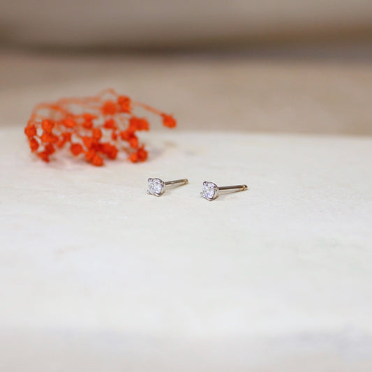 diamants pour oreilles percées- puces d'oreilles diamants taille brillant en serti 4 griffes-monture en or blanc 18k
