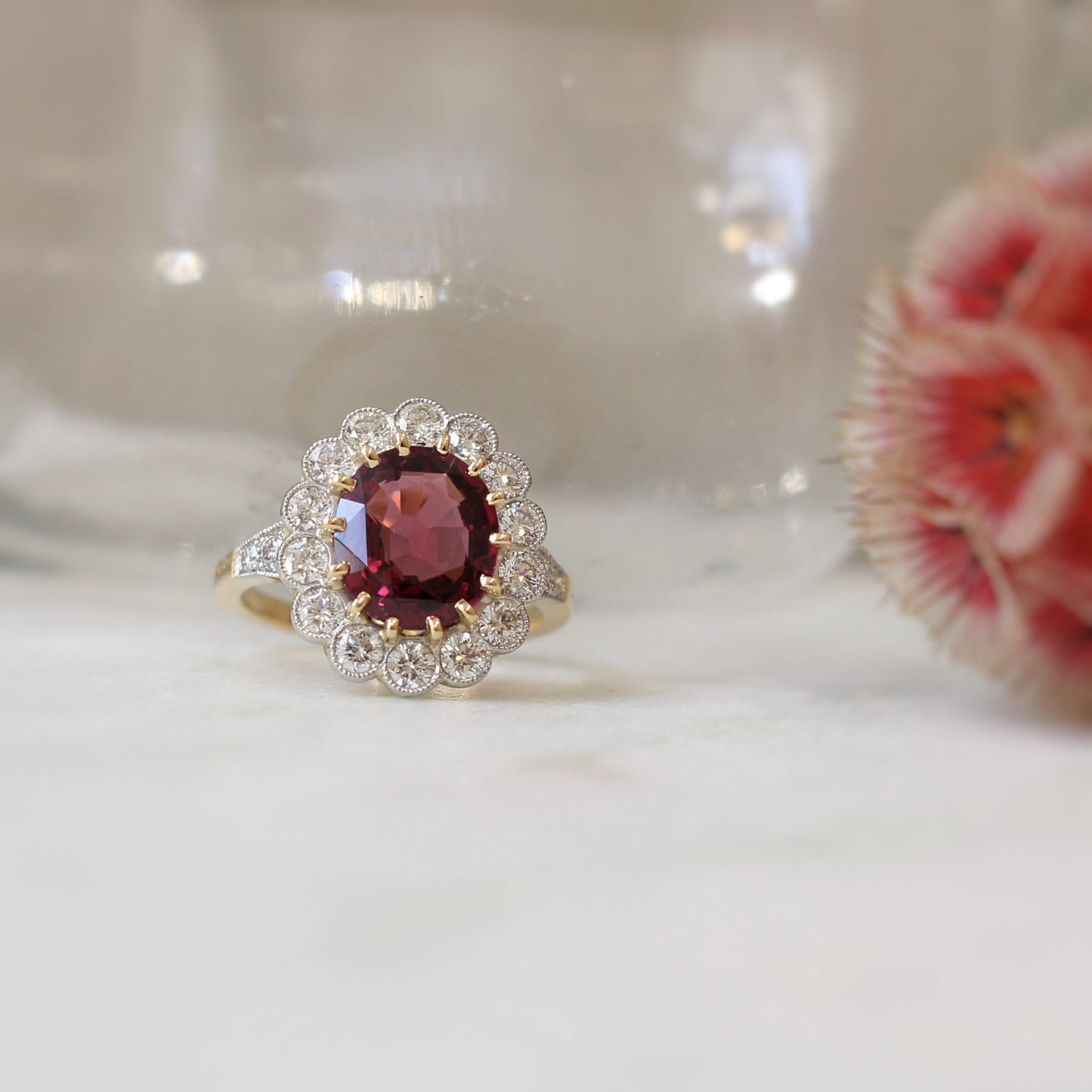 Bague Pompadour Rhodolite entourage diamants