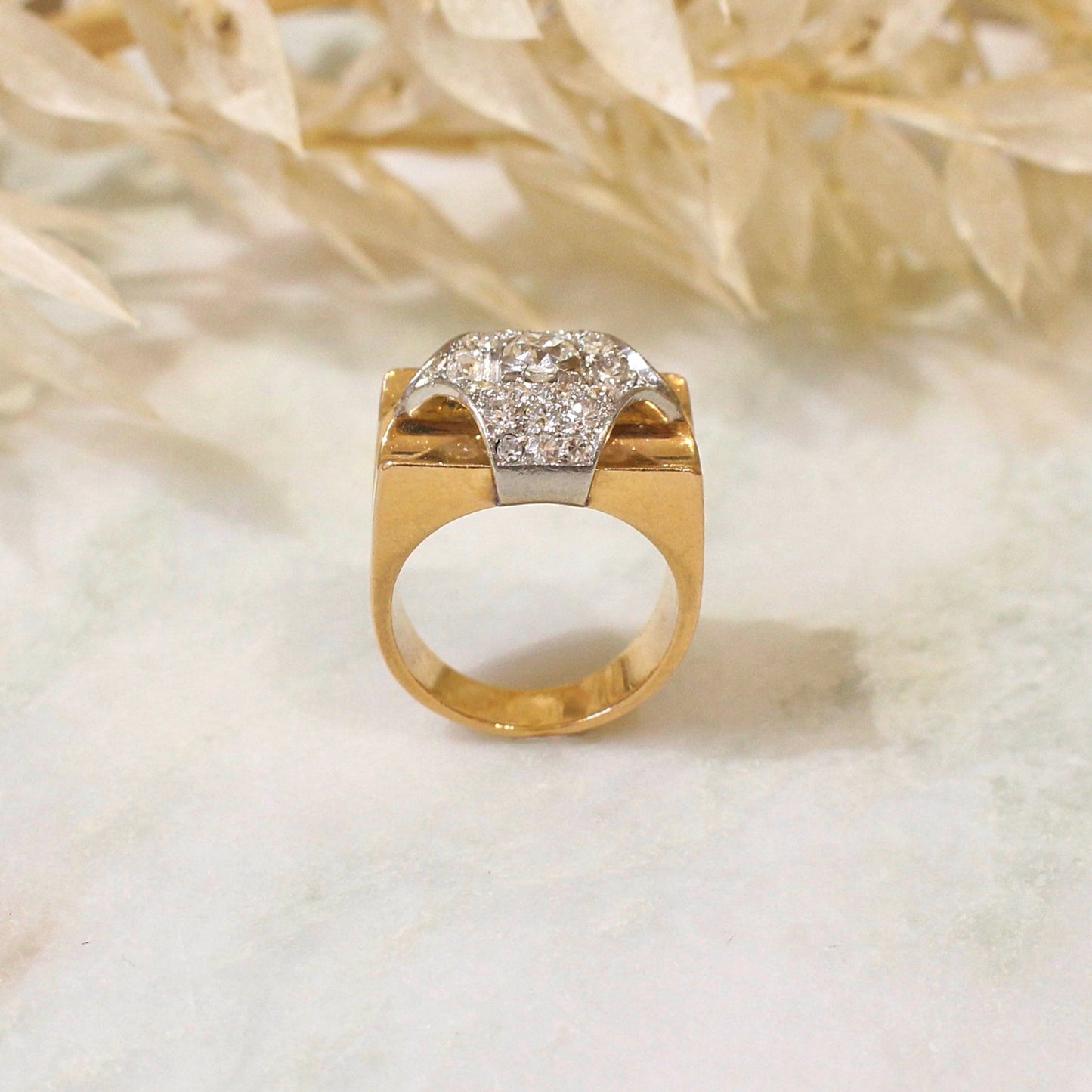 Bague Tank à motifs de rouleaux- bague ancienne vers 1940