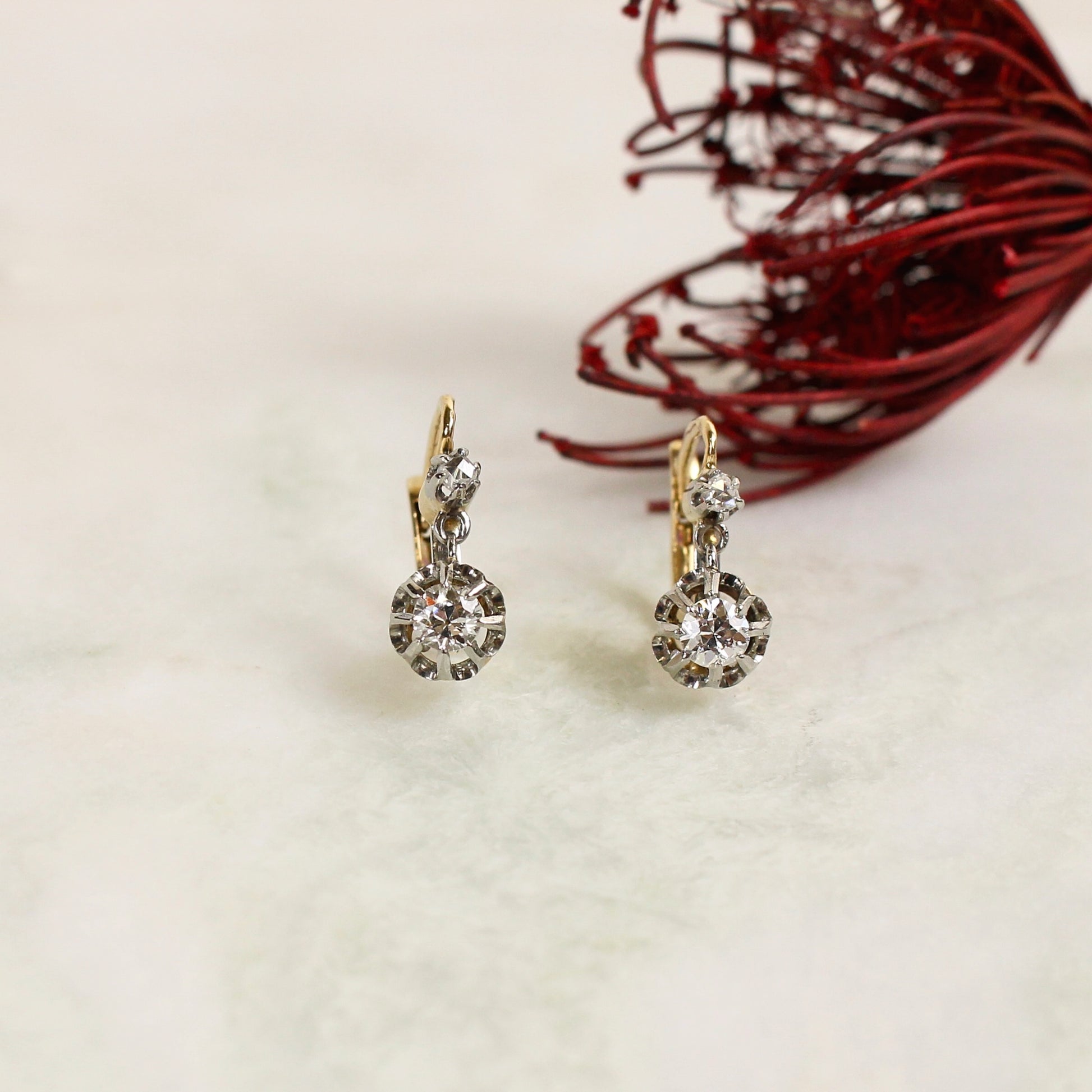 Boucles d'oreilles dormeuses anciennes diamants en platine et or