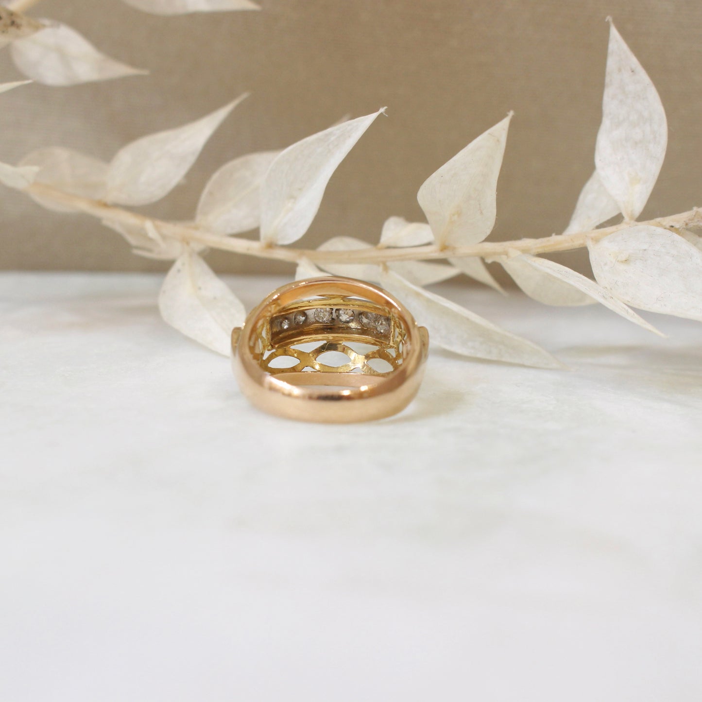 panier de bague en or rose des années 50 de style tank