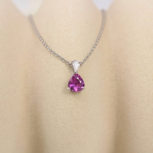 pendentif collier goutte avec un saphir rose et un diamant poire